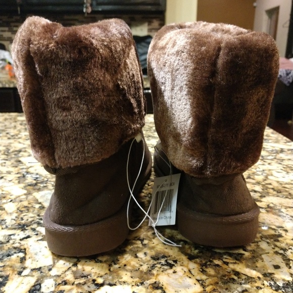 Fur Boots - Picture 3 of 6